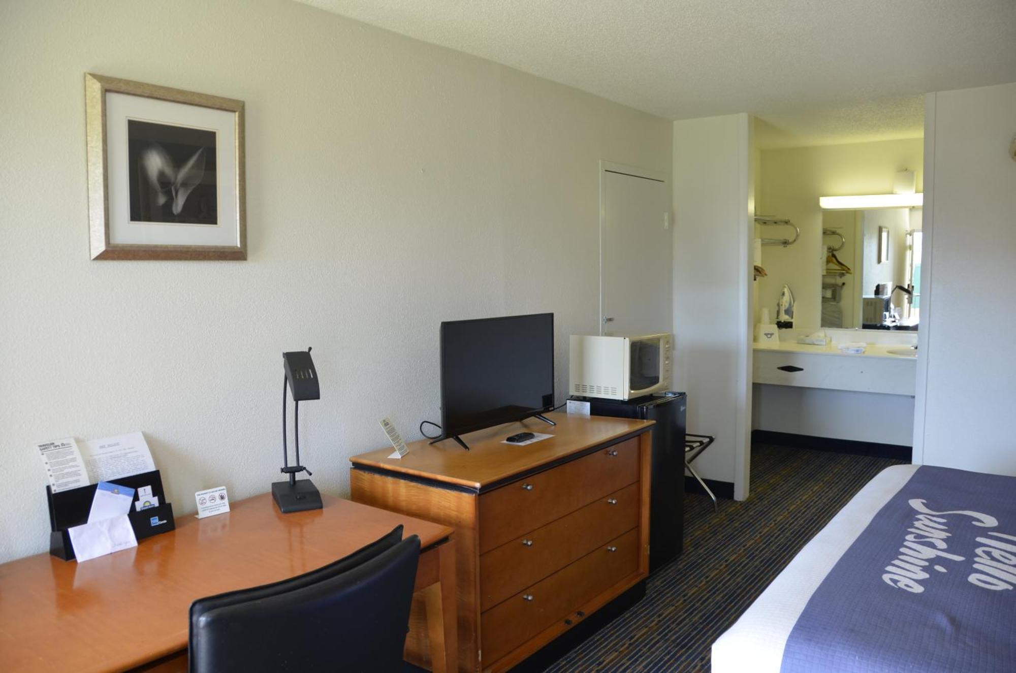 Days Inn By Wyndham Luray Shenandoah Exterior foto